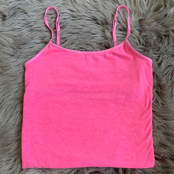 Pink simple tank top - Picture 2 of 3